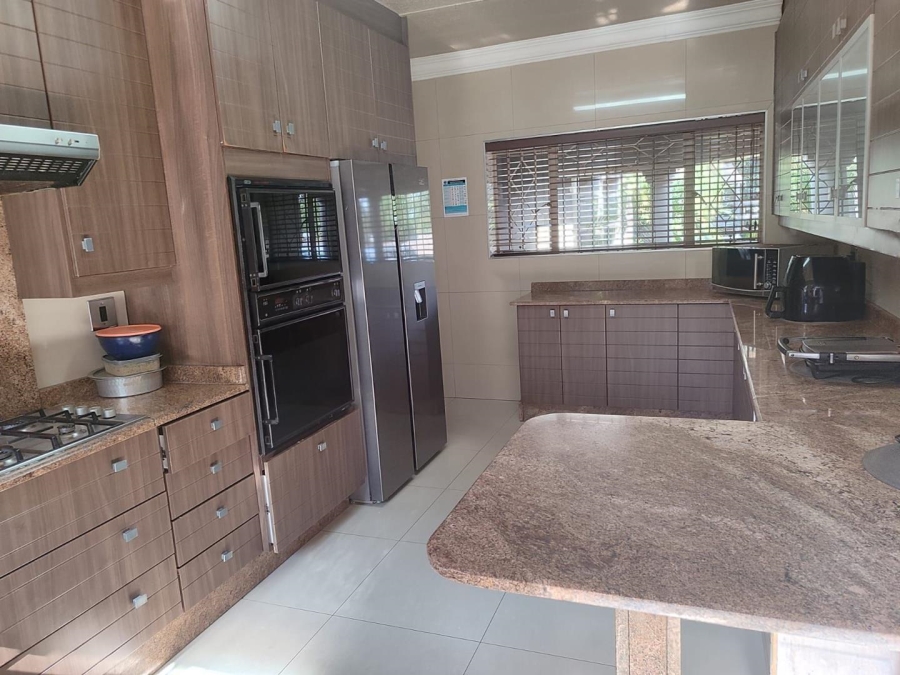 8 Bedroom Property for Sale in Lakefield Gauteng