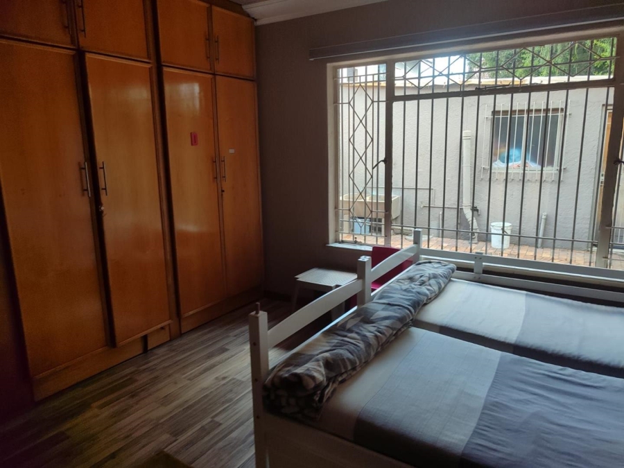 8 Bedroom Property for Sale in Lakefield Gauteng