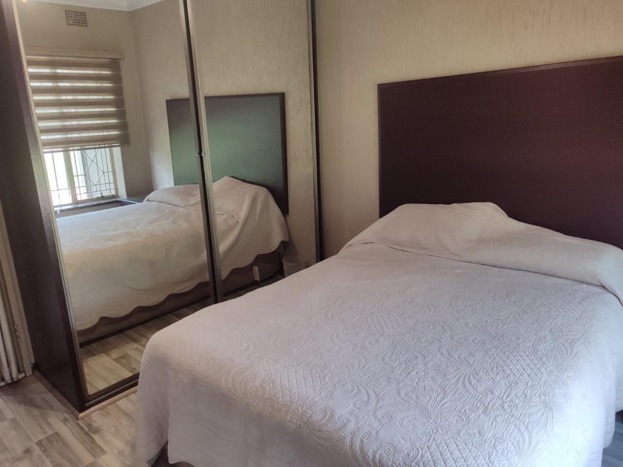 8 Bedroom Property for Sale in Lakefield Gauteng