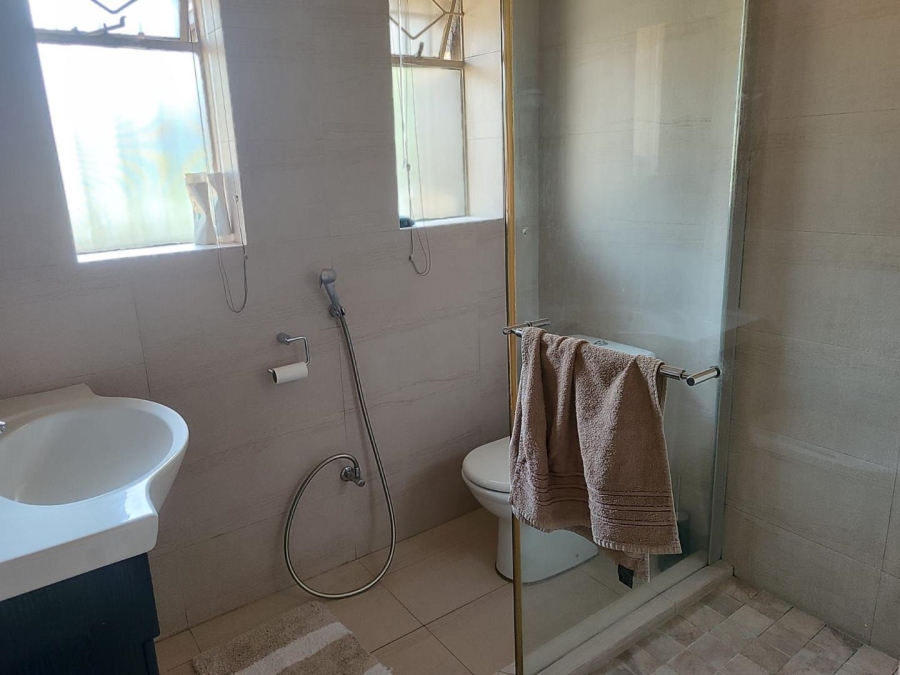 8 Bedroom Property for Sale in Lakefield Gauteng