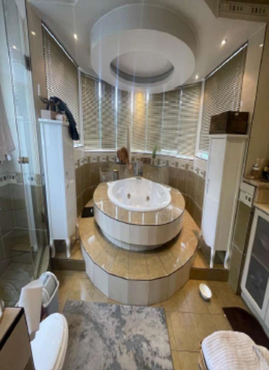 4 Bedroom Property for Sale in Westdene Gauteng