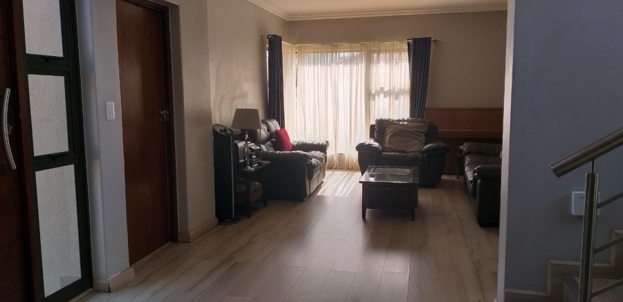 5 Bedroom Property for Sale in La Como Lifestyle Estate Gauteng
