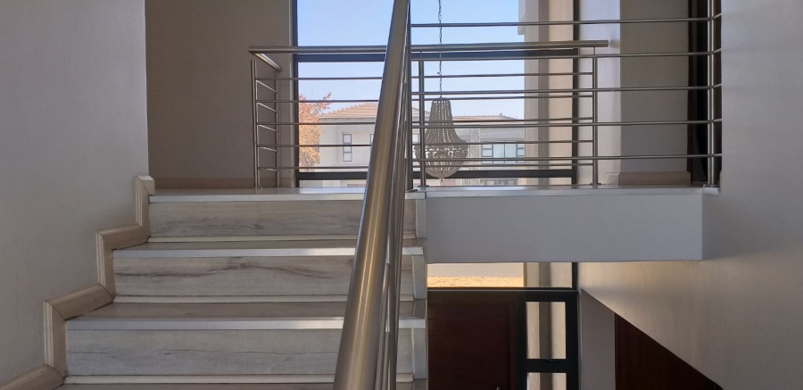 5 Bedroom Property for Sale in La Como Lifestyle Estate Gauteng