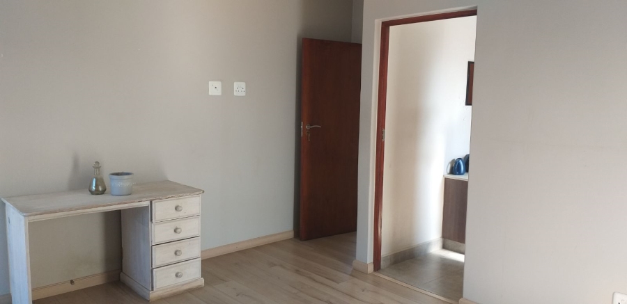 5 Bedroom Property for Sale in La Como Lifestyle Estate Gauteng