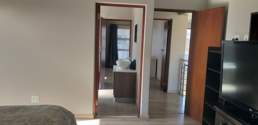 5 Bedroom Property for Sale in La Como Lifestyle Estate Gauteng