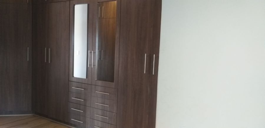 5 Bedroom Property for Sale in La Como Lifestyle Estate Gauteng