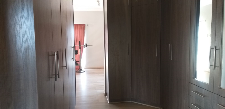 5 Bedroom Property for Sale in La Como Lifestyle Estate Gauteng