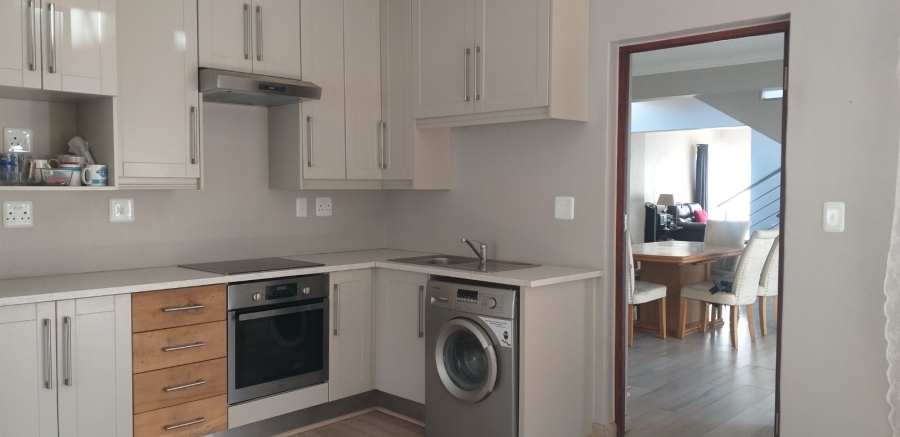 5 Bedroom Property for Sale in La Como Lifestyle Estate Gauteng