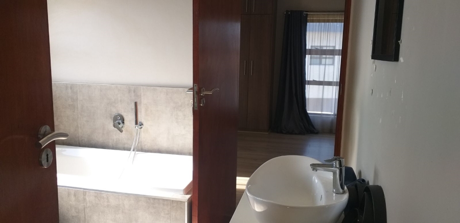 5 Bedroom Property for Sale in La Como Lifestyle Estate Gauteng