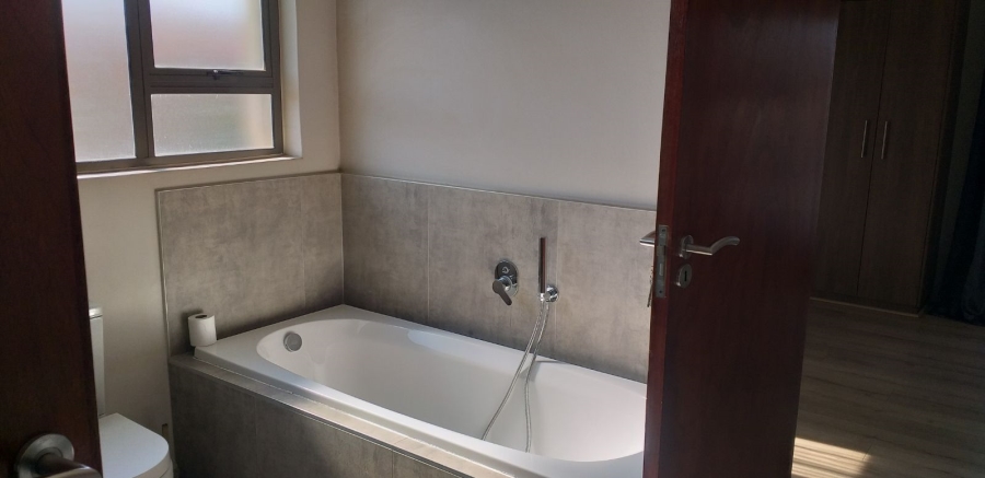 5 Bedroom Property for Sale in La Como Lifestyle Estate Gauteng