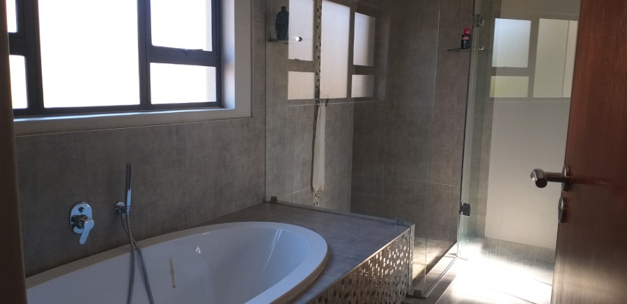 5 Bedroom Property for Sale in La Como Lifestyle Estate Gauteng