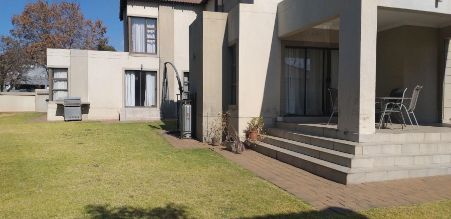 5 Bedroom Property for Sale in La Como Lifestyle Estate Gauteng