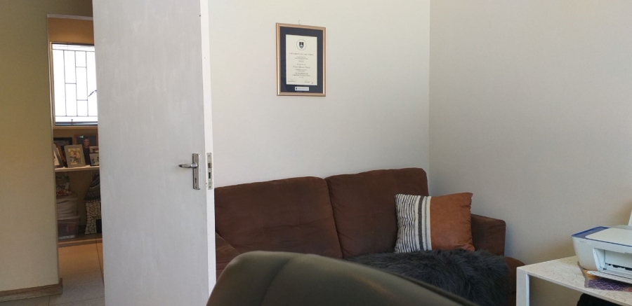 3 Bedroom Property for Sale in Farrarmere Gauteng