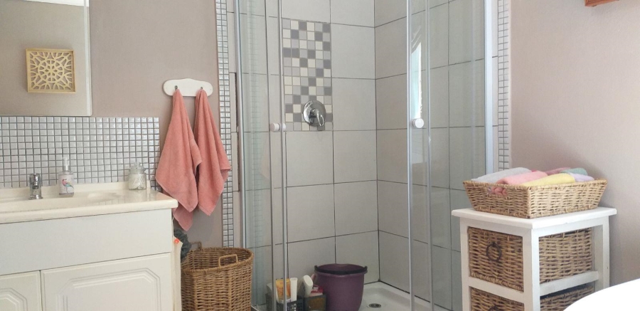 3 Bedroom Property for Sale in Farrarmere Gauteng