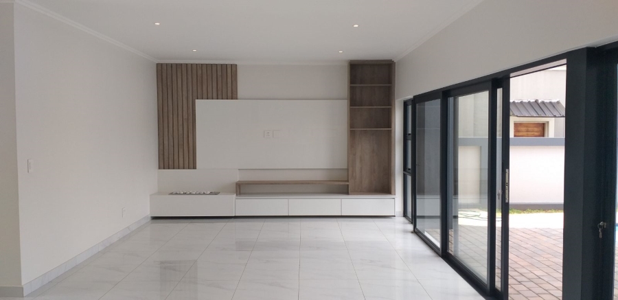 4 Bedroom Property for Sale in La Como Lifestyle Estate Gauteng