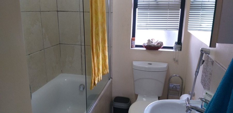 2 Bedroom Property for Sale in The Stewards Gauteng