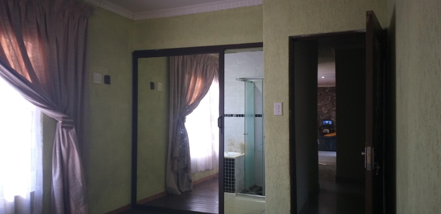 3 Bedroom Property for Sale in Etwatwa Gauteng
