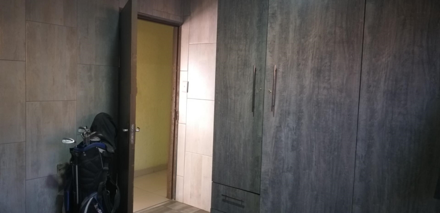 3 Bedroom Property for Sale in Etwatwa Gauteng