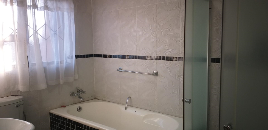 3 Bedroom Property for Sale in Etwatwa Gauteng