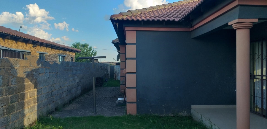 3 Bedroom Property for Sale in Etwatwa Gauteng