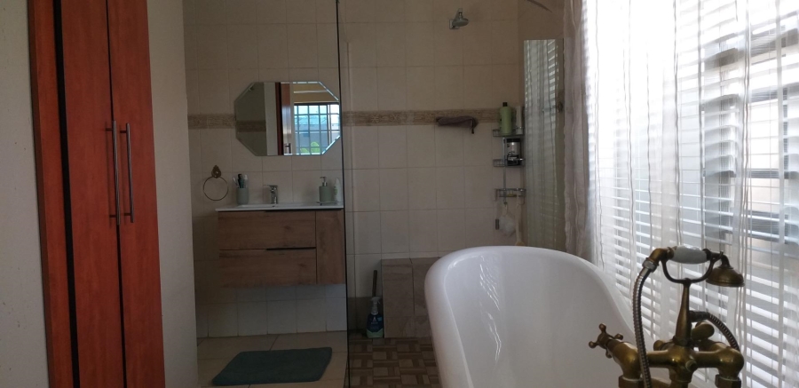 2 Bedroom Property for Sale in Kenleaf Gauteng