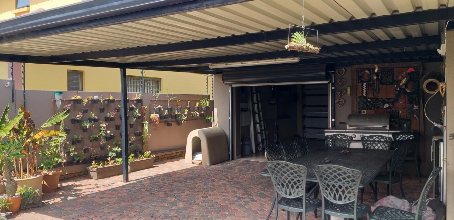 2 Bedroom Property for Sale in Kenleaf Gauteng
