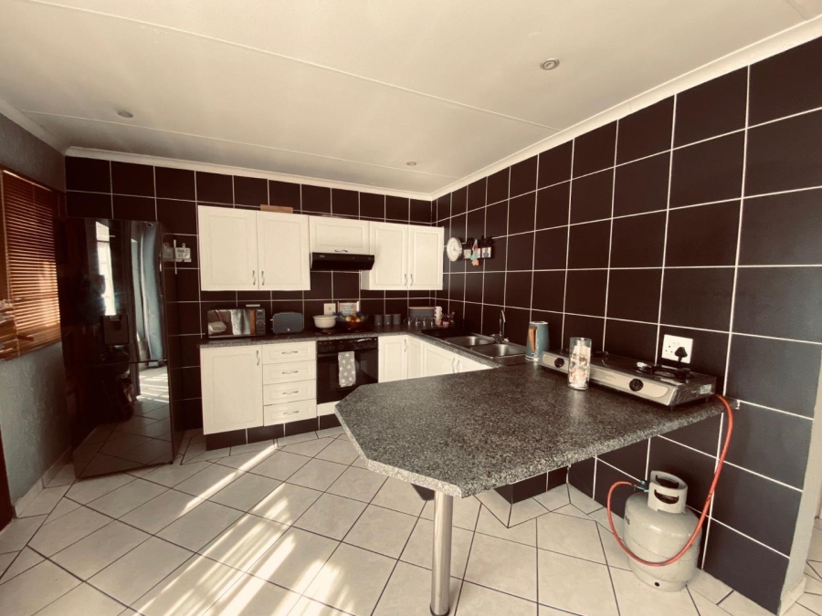 2 Bedroom Property for Sale in Eveleigh Gauteng