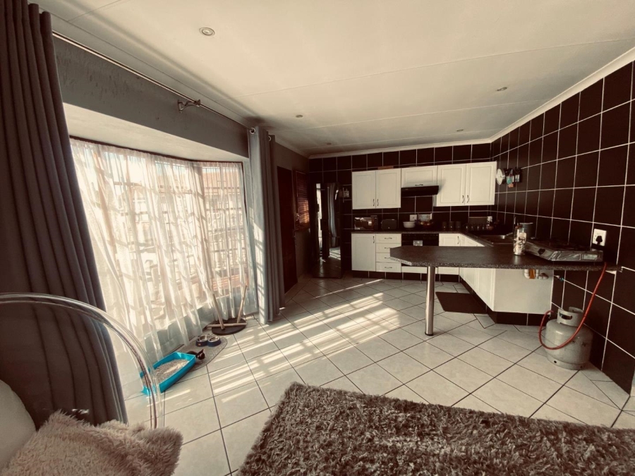 2 Bedroom Property for Sale in Eveleigh Gauteng
