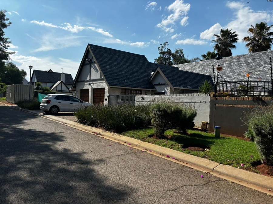 4 Bedroom Property for Sale in Lakefield Gauteng