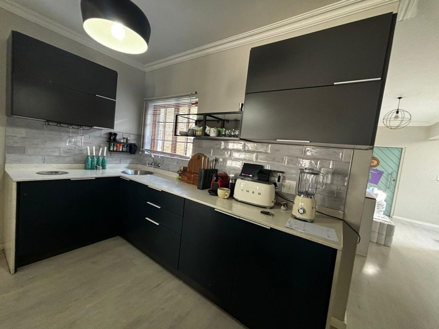 4 Bedroom Property for Sale in Lakefield Gauteng
