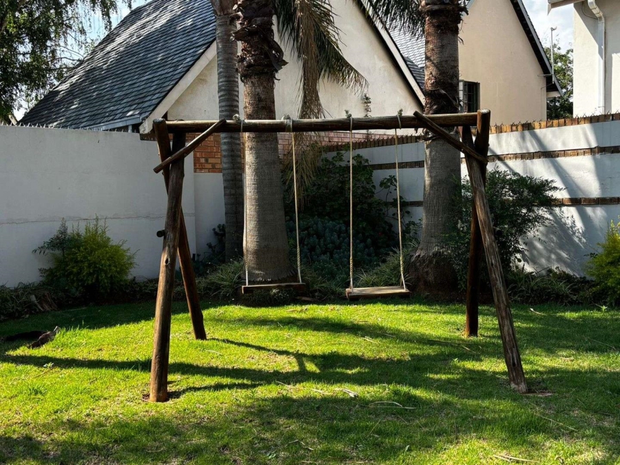 4 Bedroom Property for Sale in Lakefield Gauteng