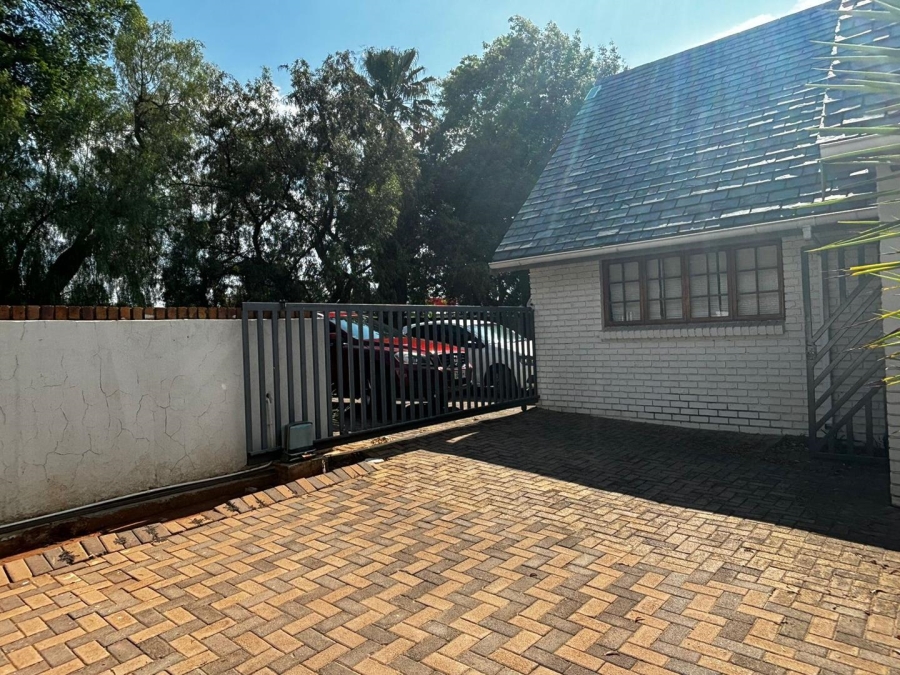 4 Bedroom Property for Sale in Lakefield Gauteng