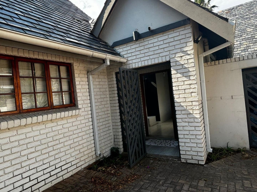 4 Bedroom Property for Sale in Lakefield Gauteng