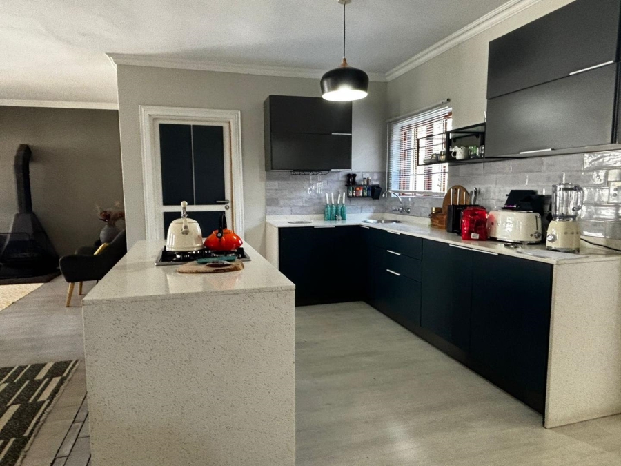 4 Bedroom Property for Sale in Lakefield Gauteng