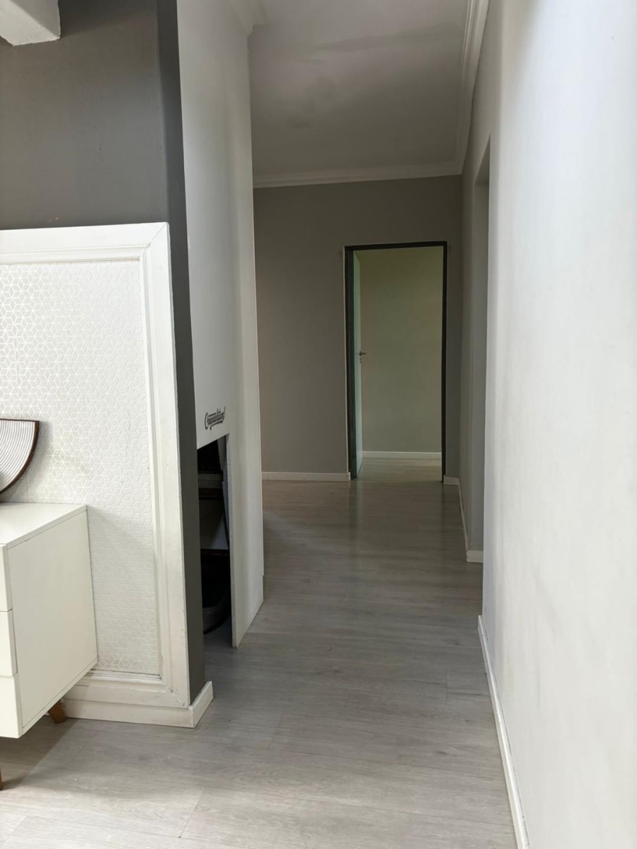 4 Bedroom Property for Sale in Lakefield Gauteng