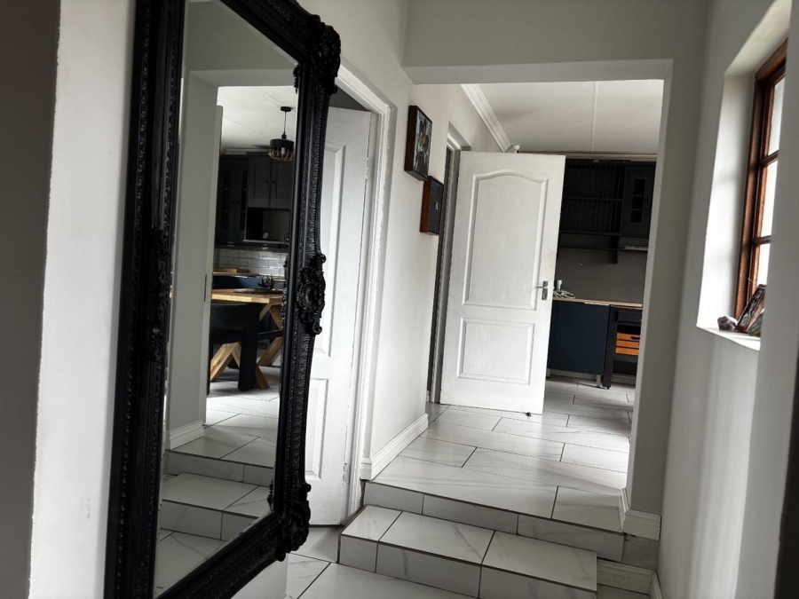 4 Bedroom Property for Sale in Lakefield Gauteng