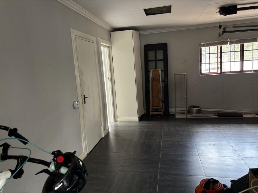 4 Bedroom Property for Sale in Lakefield Gauteng
