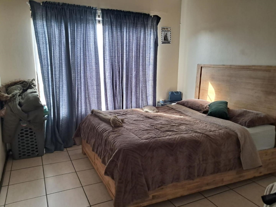 3 Bedroom Property for Sale in Sonneveld Gauteng