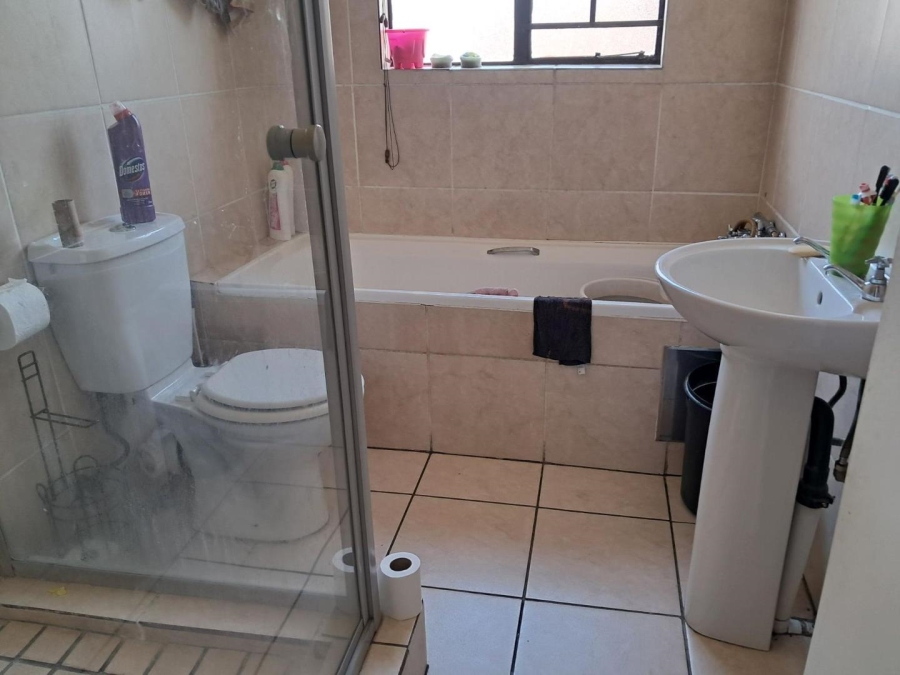 3 Bedroom Property for Sale in Sonneveld Gauteng