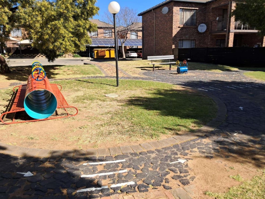 3 Bedroom Property for Sale in Sonneveld Gauteng