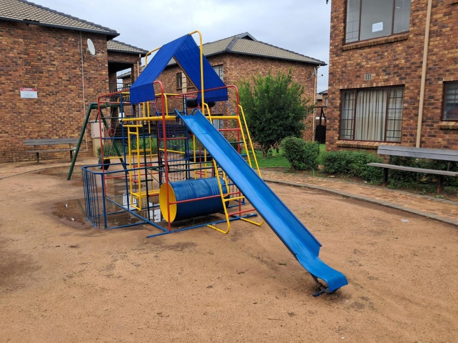 3 Bedroom Property for Sale in Sonneveld Gauteng