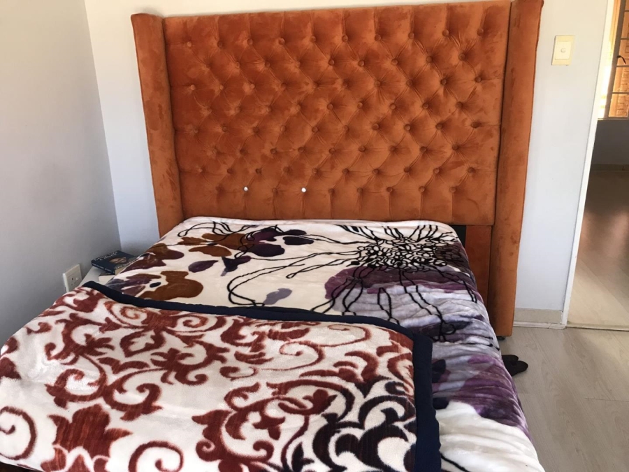 2 Bedroom Property for Sale in Sonneveld Gauteng