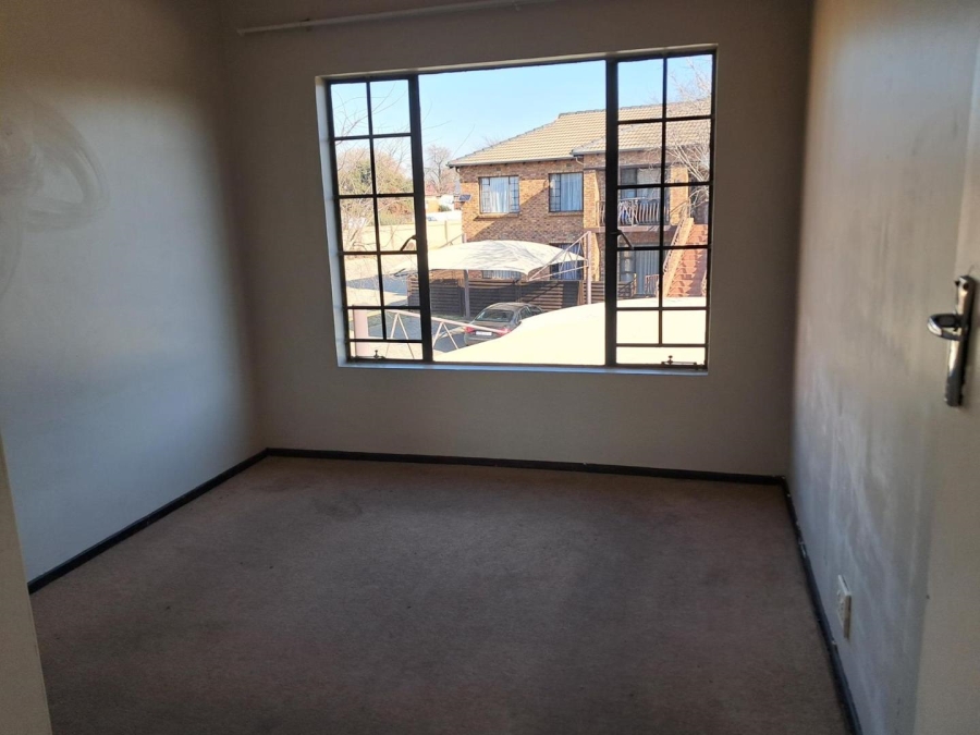 3 Bedroom Property for Sale in Sonneveld Gauteng