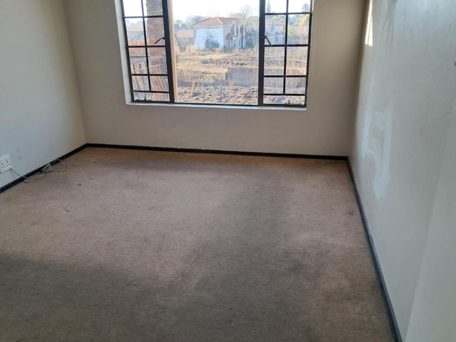 3 Bedroom Property for Sale in Sonneveld Gauteng