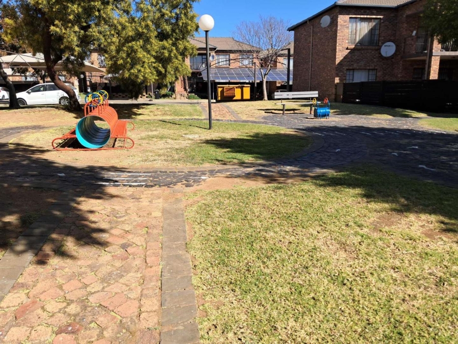 3 Bedroom Property for Sale in Sonneveld Gauteng