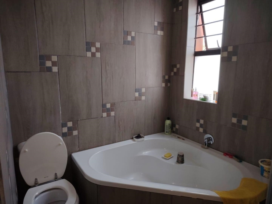 3 Bedroom Property for Sale in Casseldale Gauteng