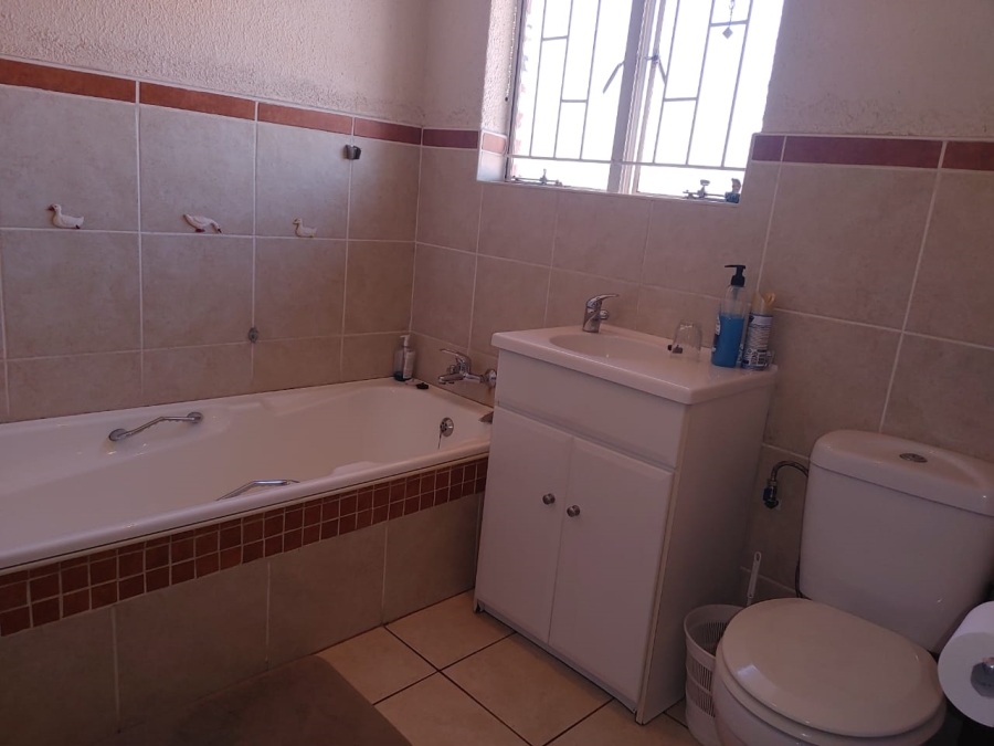 2 Bedroom Property for Sale in Birchleigh Gauteng