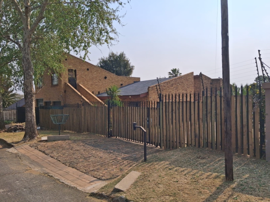 3 Bedroom Property for Sale in Greenhills Gauteng