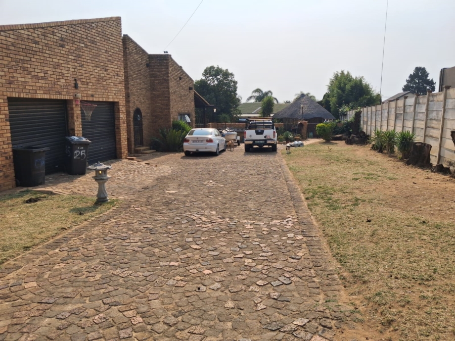 3 Bedroom Property for Sale in Greenhills Gauteng