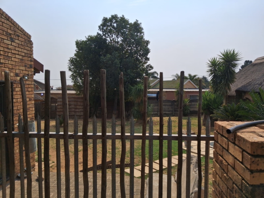 3 Bedroom Property for Sale in Greenhills Gauteng